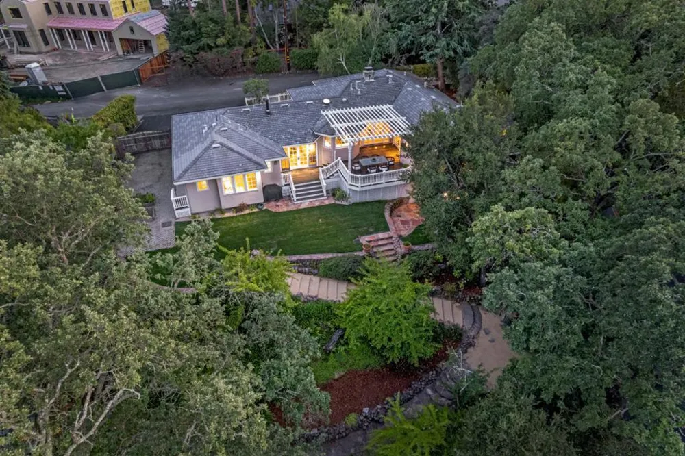 103 Toyon Court Woodside, CA 94062