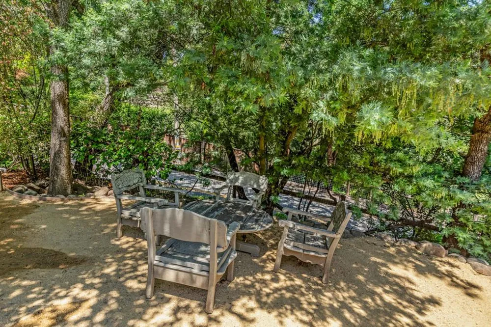 103 Toyon Court Woodside, CA 94062