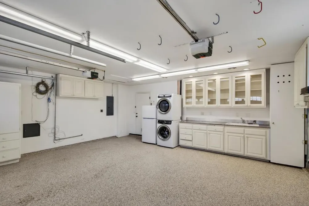 103 Toyon Court Woodside, CA 94062