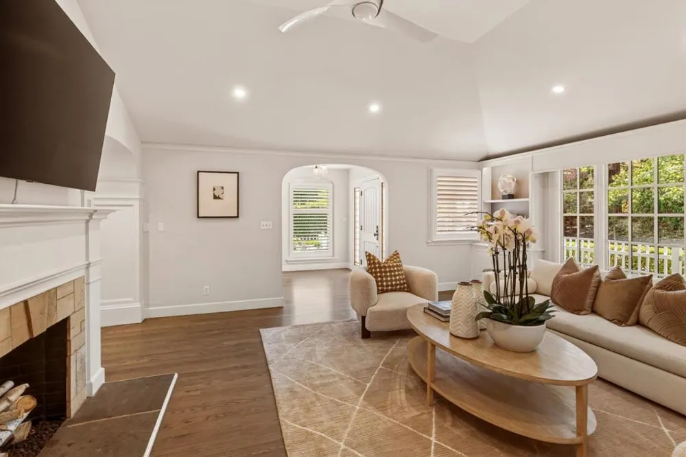 103 Toyon Court Woodside, CA 94062