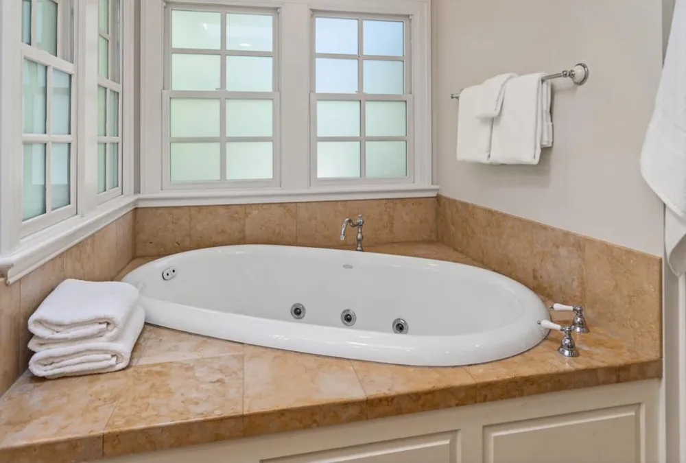 103 Toyon Court Woodside, CA 94062