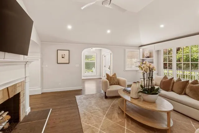 103 Toyon Court Woodside, CA 94062