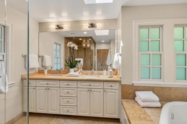 103 Toyon Court Woodside, CA 94062