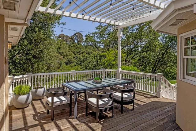 103 Toyon Court Woodside, CA 94062
