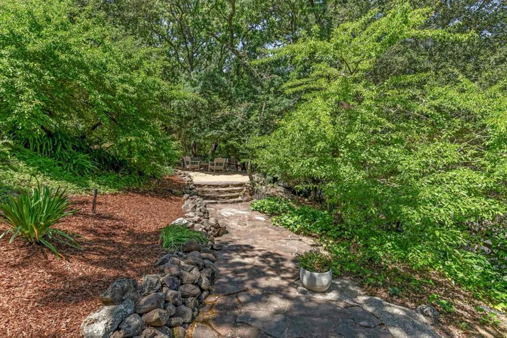 103 Toyon Court Woodside, CA 94062