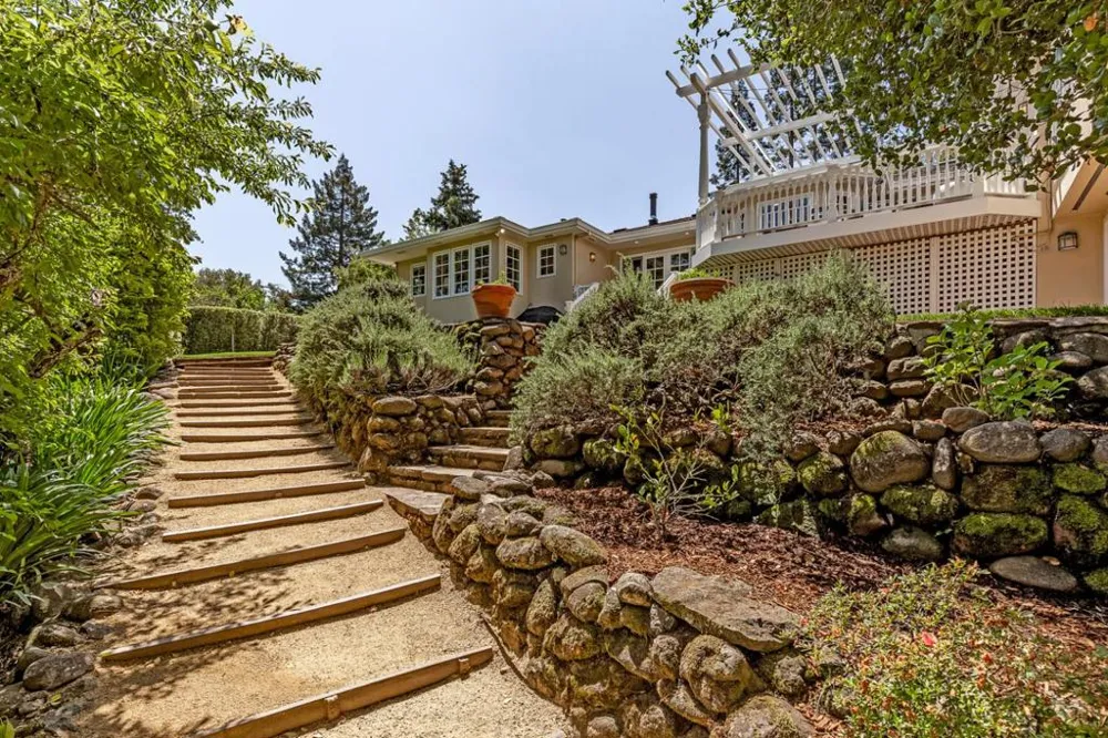 103 Toyon Court Woodside, CA 94062