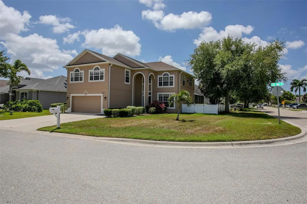 3010 42ND AVENUE E Bradenton, FL 34208