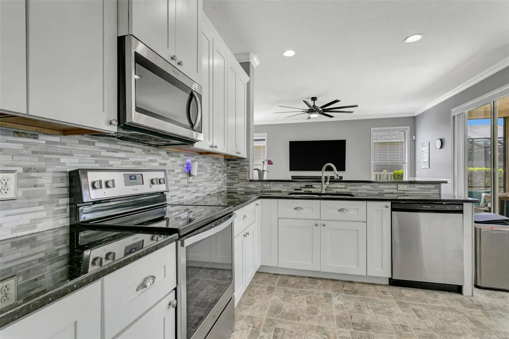 3010 42ND AVENUE E Bradenton, FL 34208