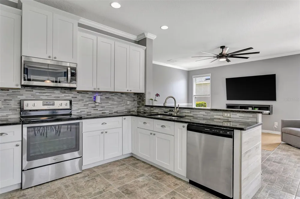 3010 42ND AVENUE E Bradenton, FL 34208