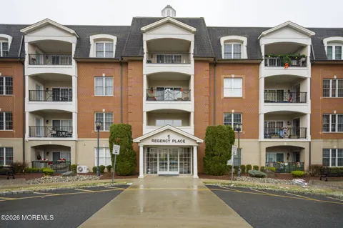 319 Regency Place #319
