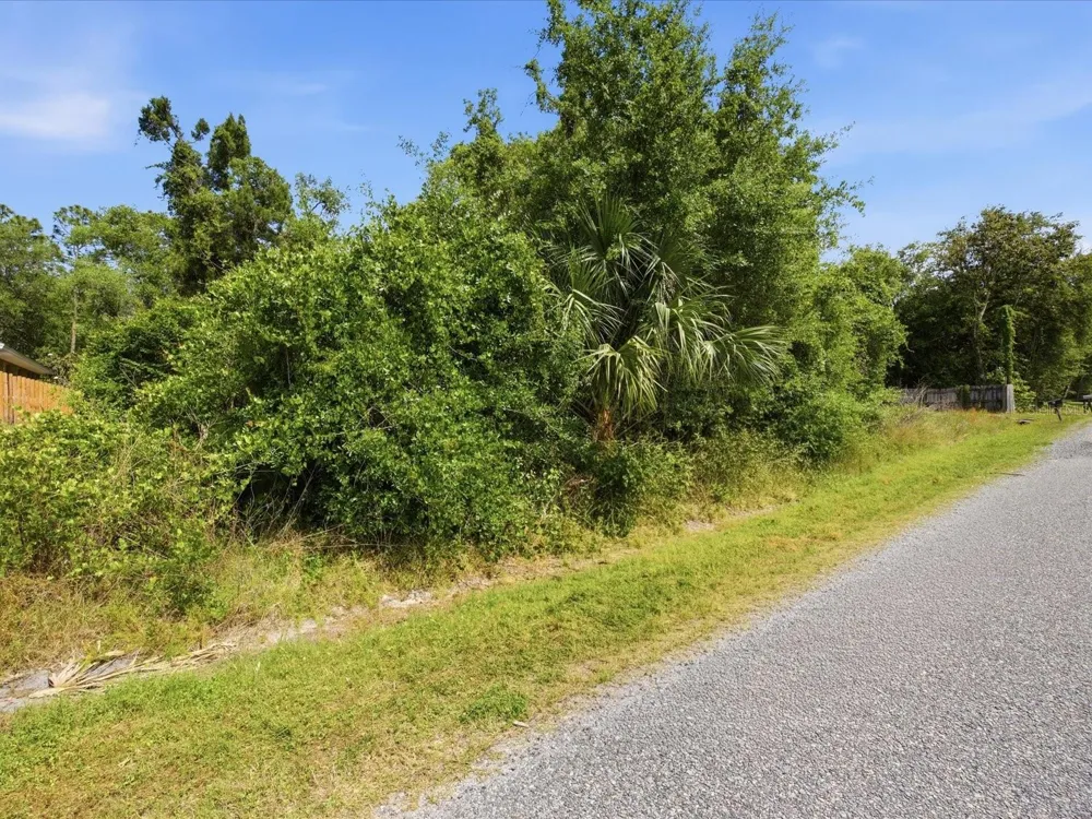 2155 5TH AVENUE Deland, FL 32724