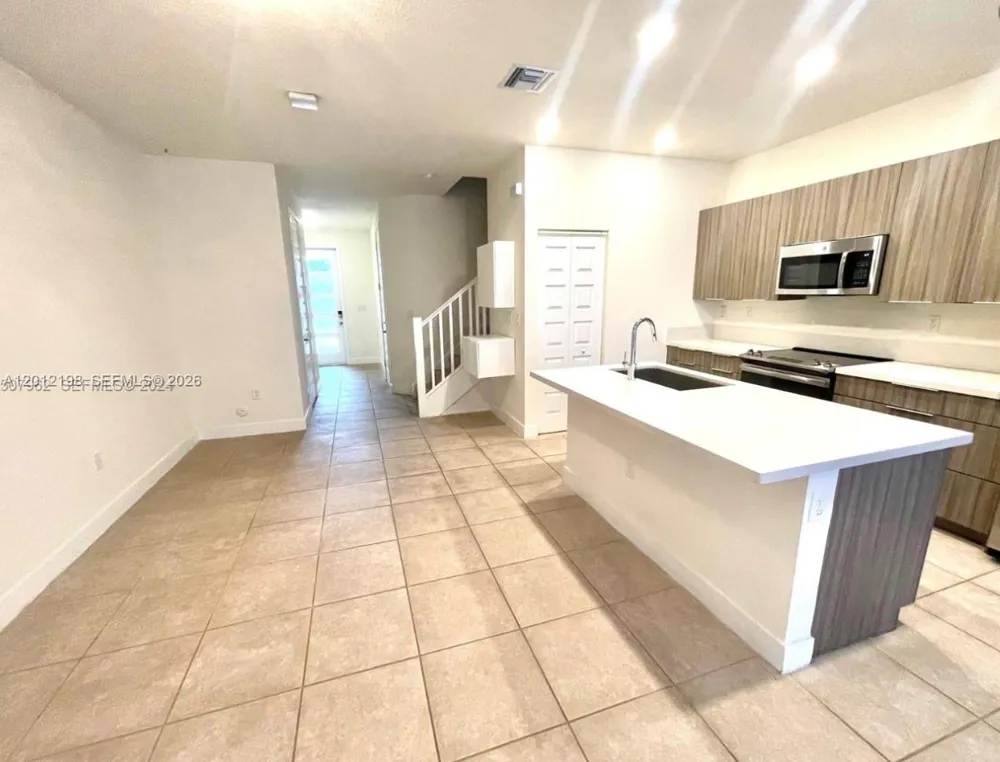 9083 NW 159th St #9083 Miami Lakes, FL 33018