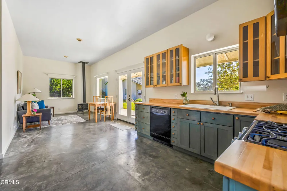 28651 S Highway 1 Point Arena, CA 95468