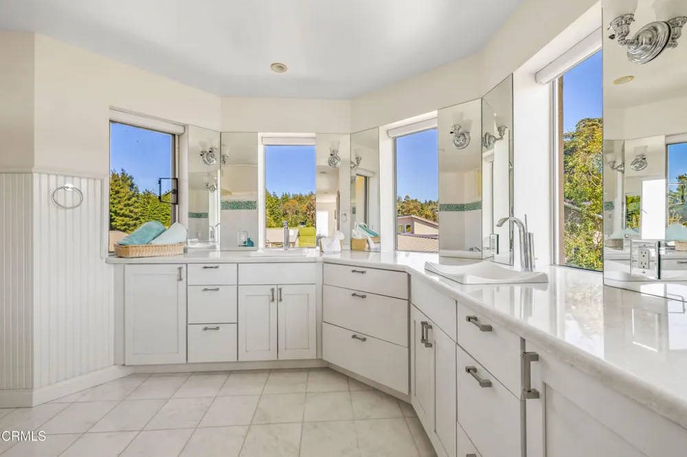 28651 S Highway 1 Point Arena, CA 95468