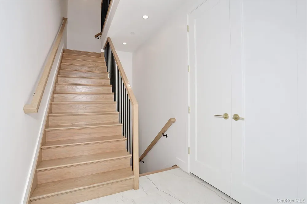 1 Hopal Lane #203 Monsey, NY 10952