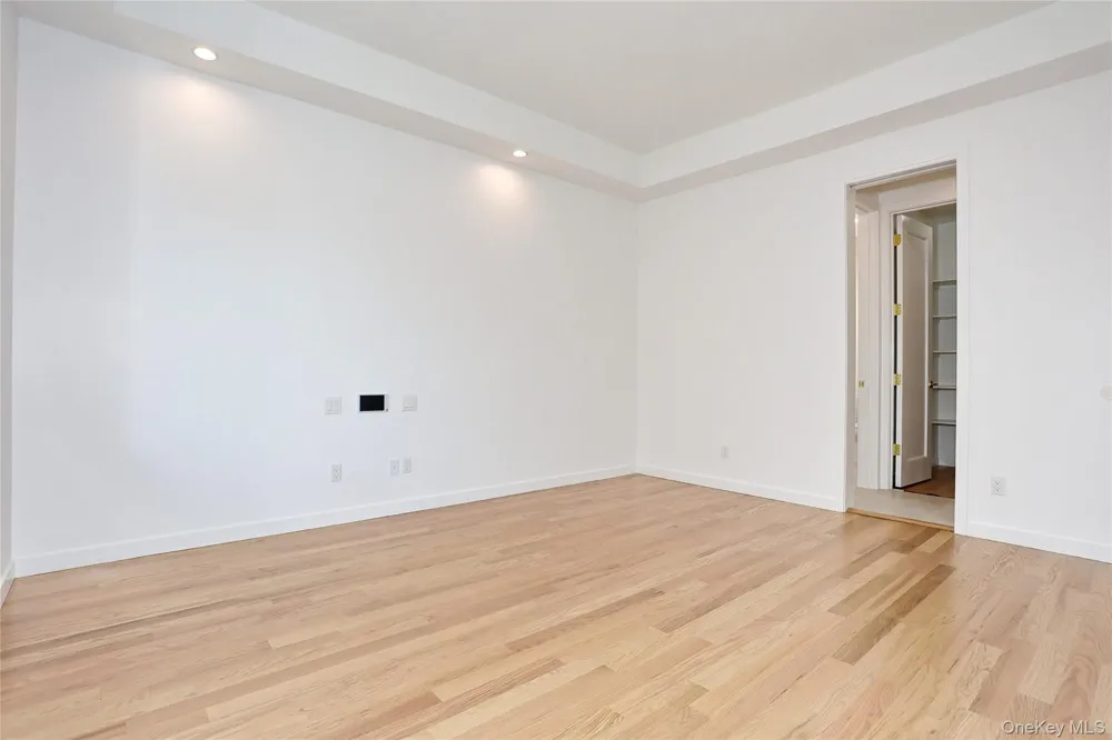1 Hopal Lane #203 Monsey, NY 10952
