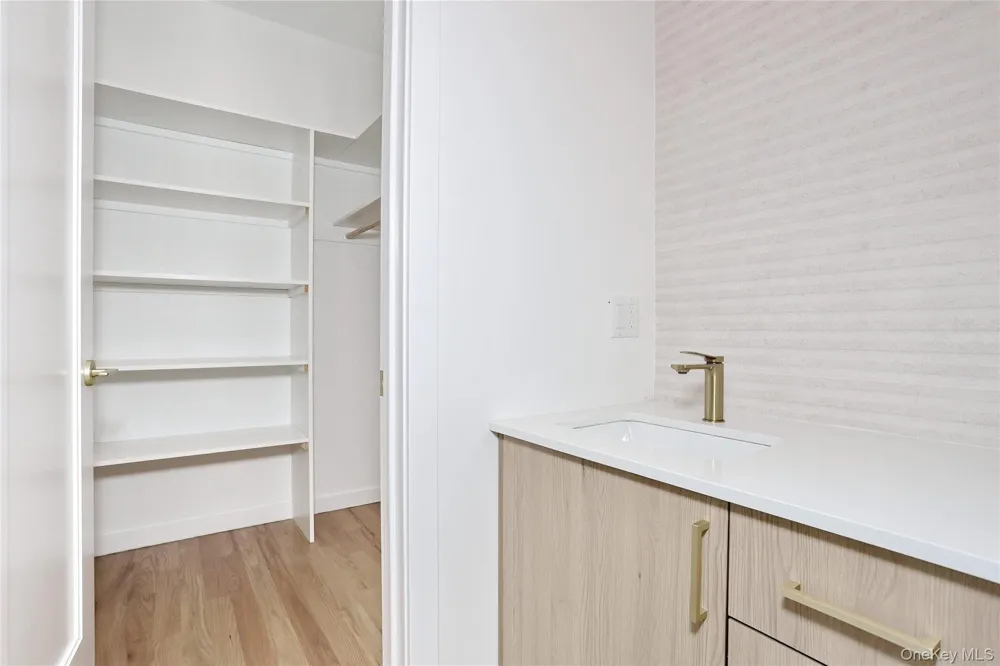 1 Hopal Lane #203 Monsey, NY 10952