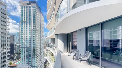 1000 Brickell Plz #2603