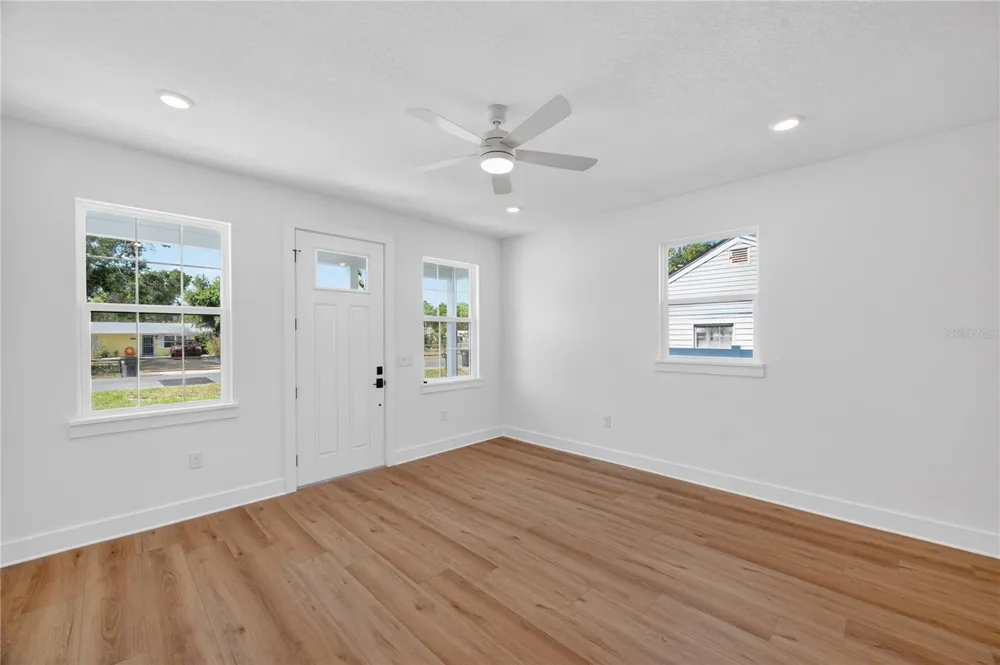 4181 56TH AVENUE St Petersburg, FL 33714