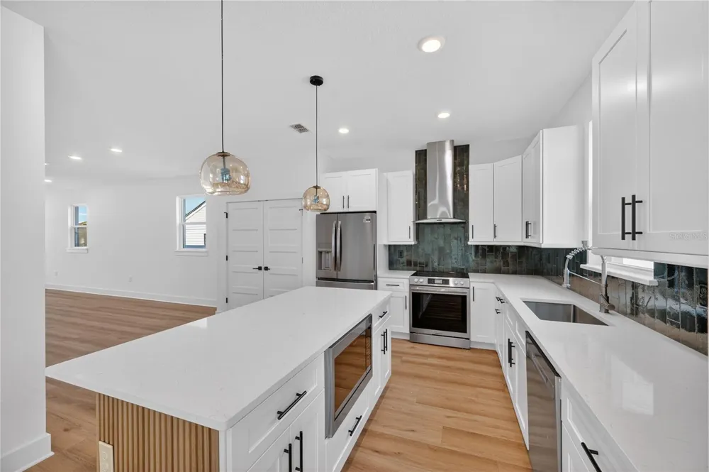 4181 56TH AVENUE St Petersburg, FL 33714