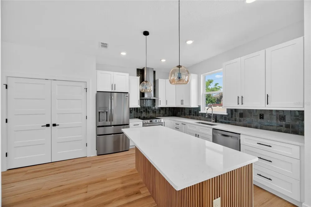 4181 56TH AVENUE St Petersburg, FL 33714