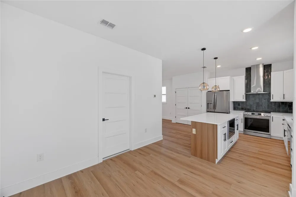 4181 56TH AVENUE St Petersburg, FL 33714
