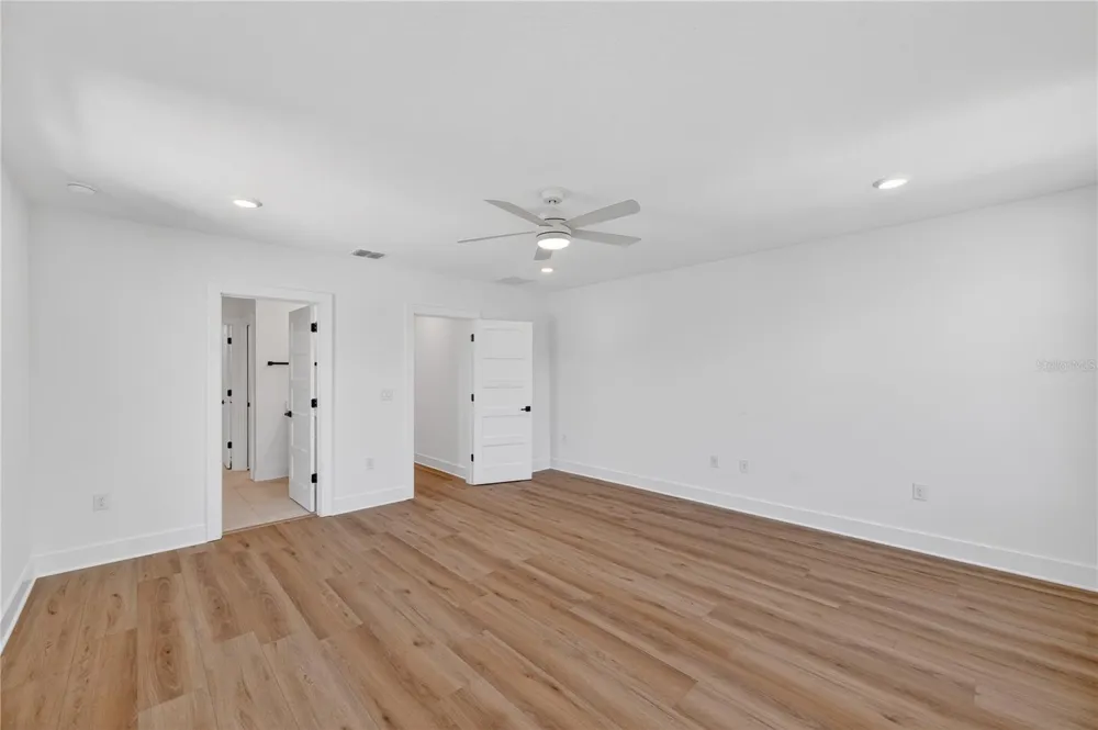 4181 56TH AVENUE St Petersburg, FL 33714