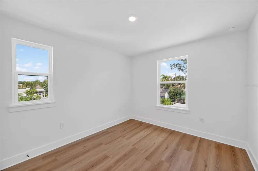 4181 56TH AVENUE St Petersburg, FL 33714