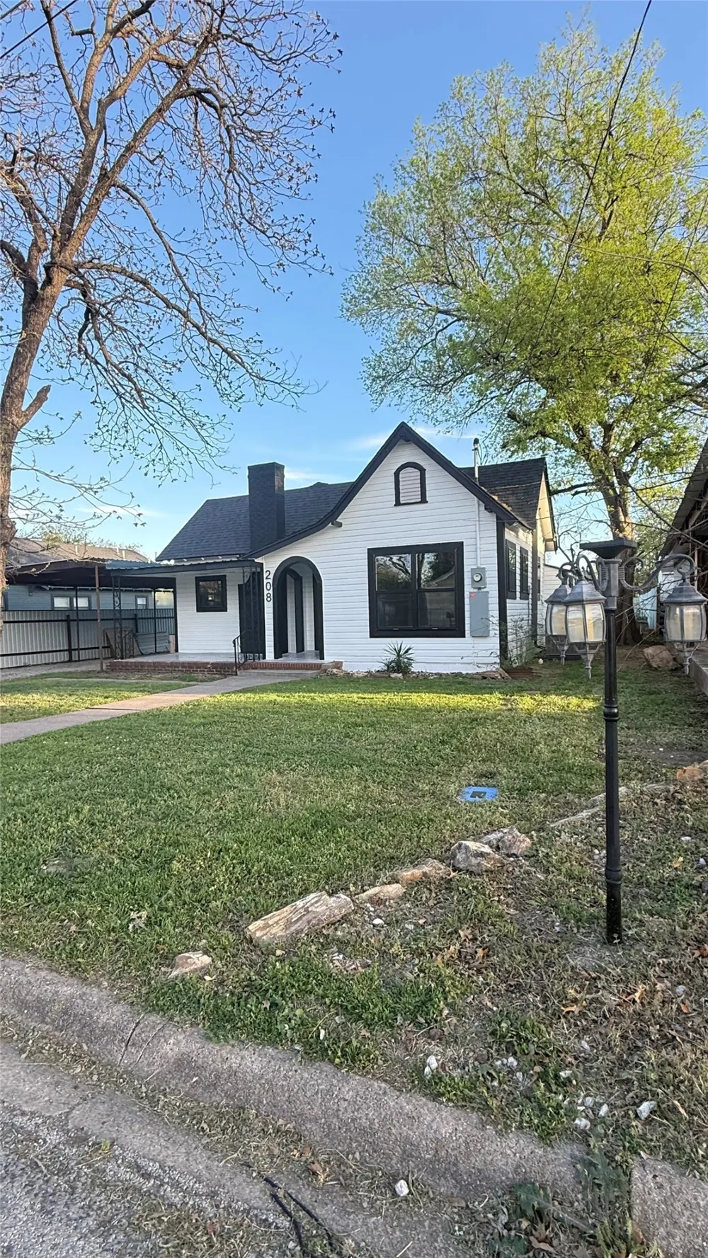 208 E 9TH STREET Coleman, TX 76834