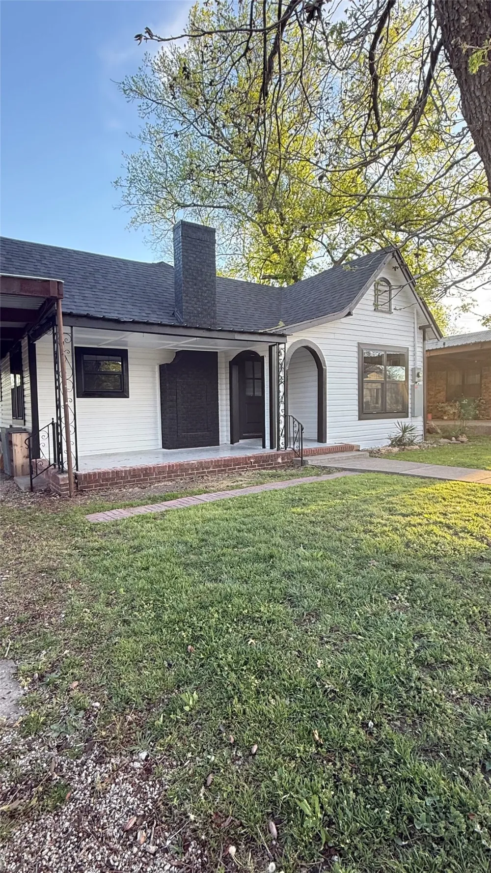 208 E 9TH STREET Coleman, TX 76834