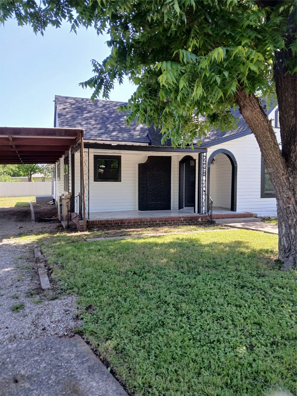 208 E 9TH STREET Coleman, TX 76834