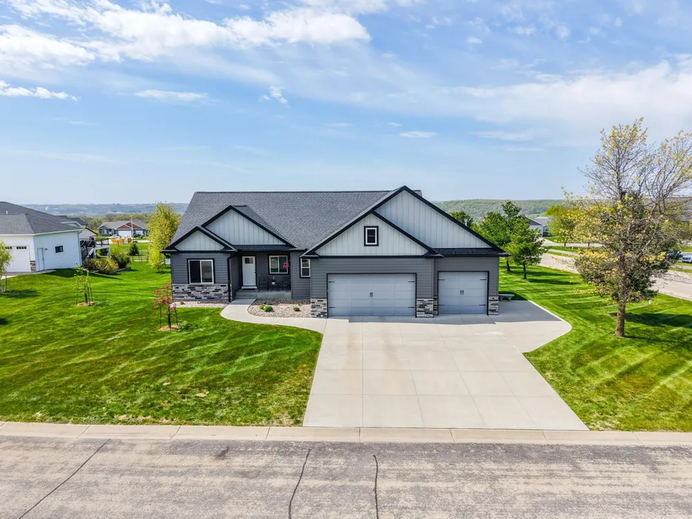 17108 Hilltop Lane SE Chatfield, MN 55923