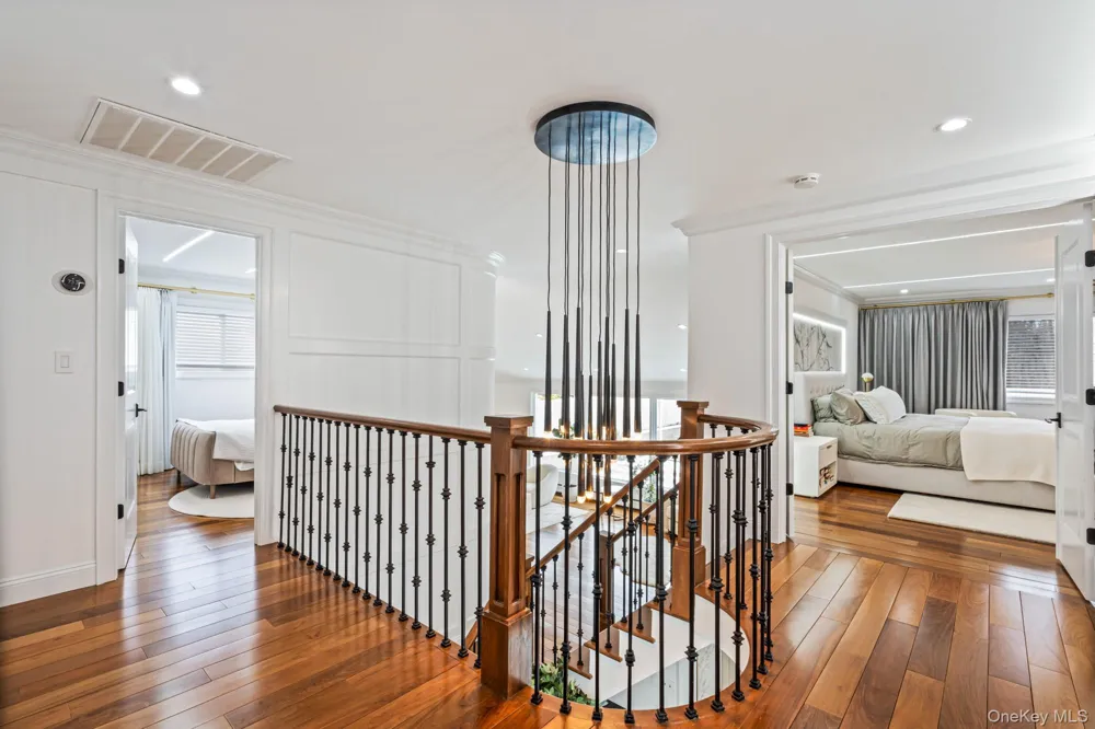80 Knolls Drive Manhasset Hills, NY 11040