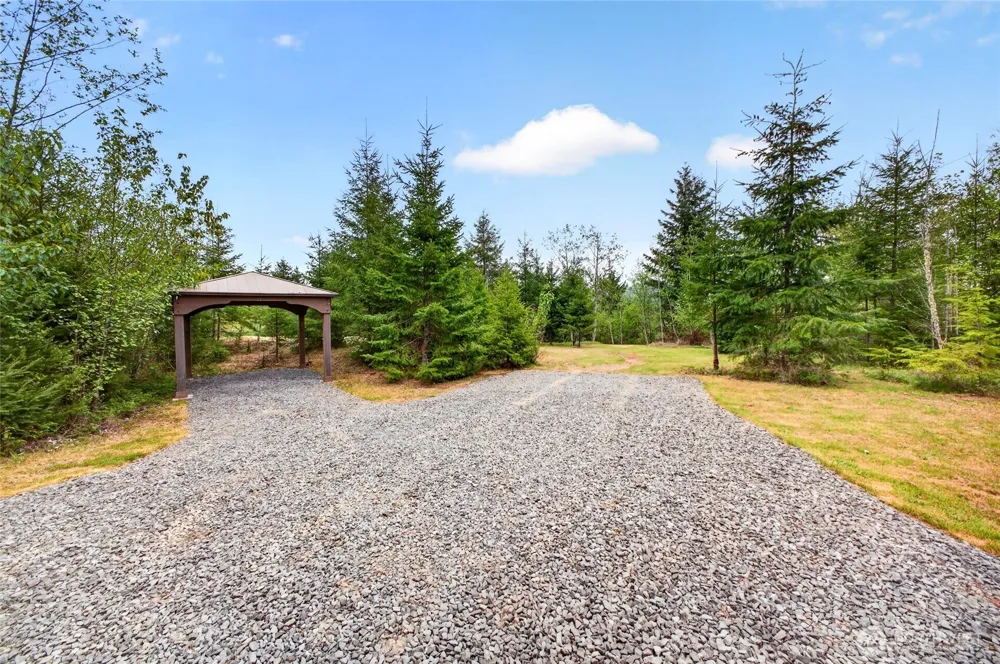 15521 Scott Turner Road E Eatonville, WA 98328