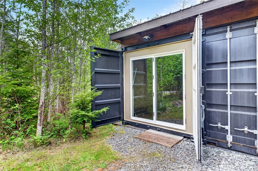 15521 Scott Turner Road E Eatonville, WA 98328