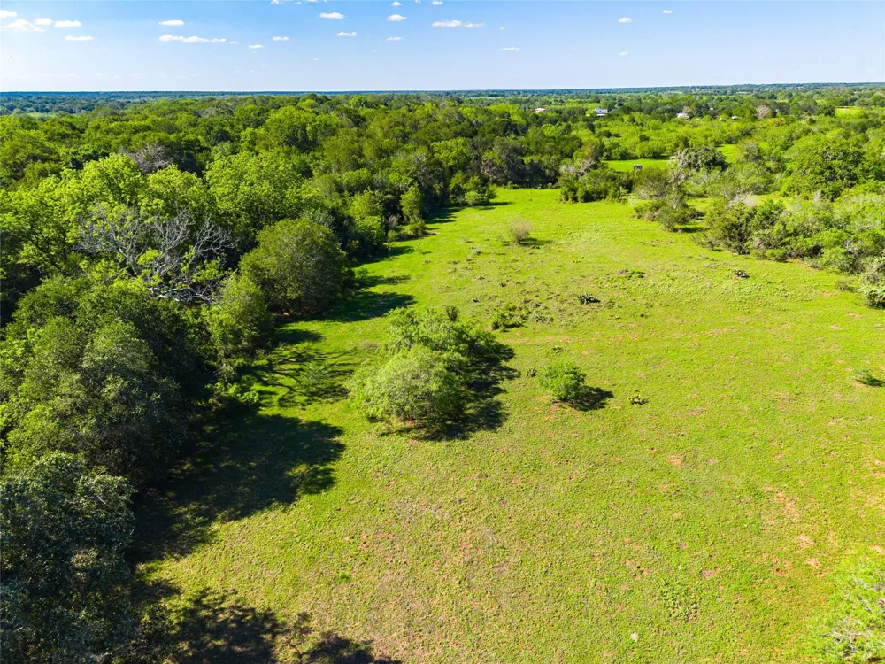 Sparta Field Road Waelder, TX 78959
