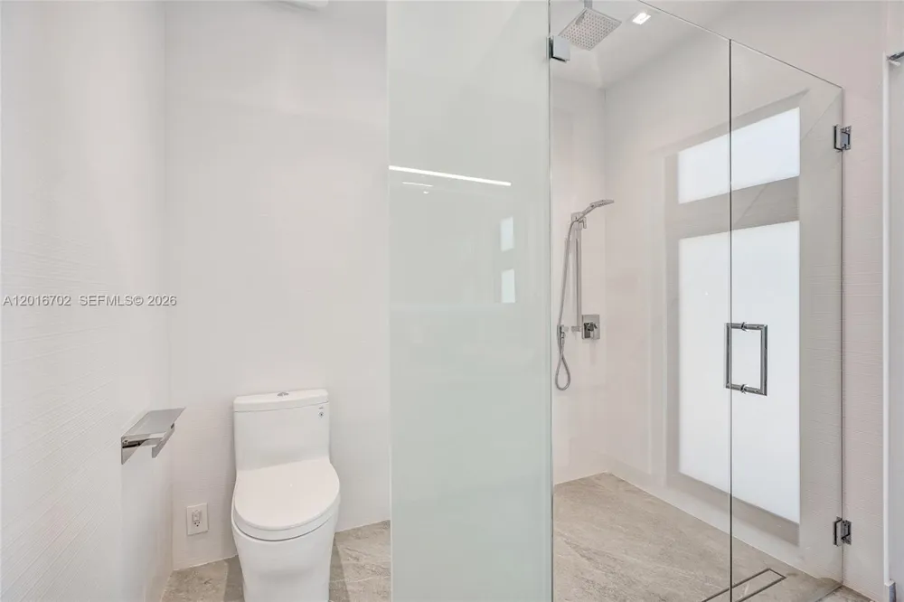 19694 NE 24th Ave Miami, FL 33180