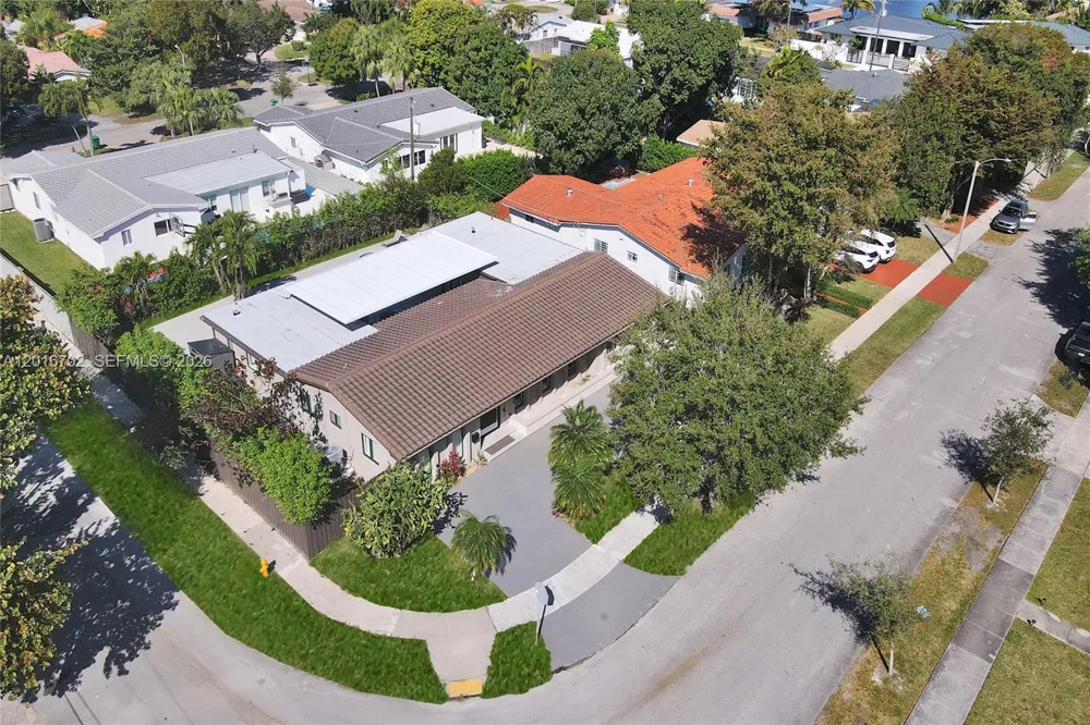19694 NE 24th Ave Miami, FL 33180