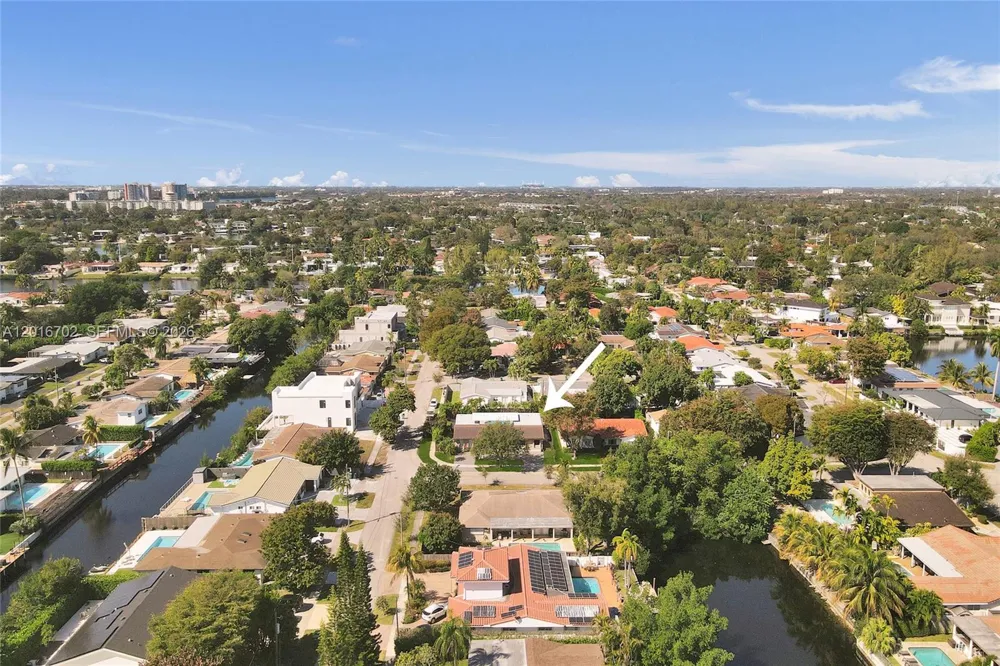19694 NE 24th Ave Miami, FL 33180