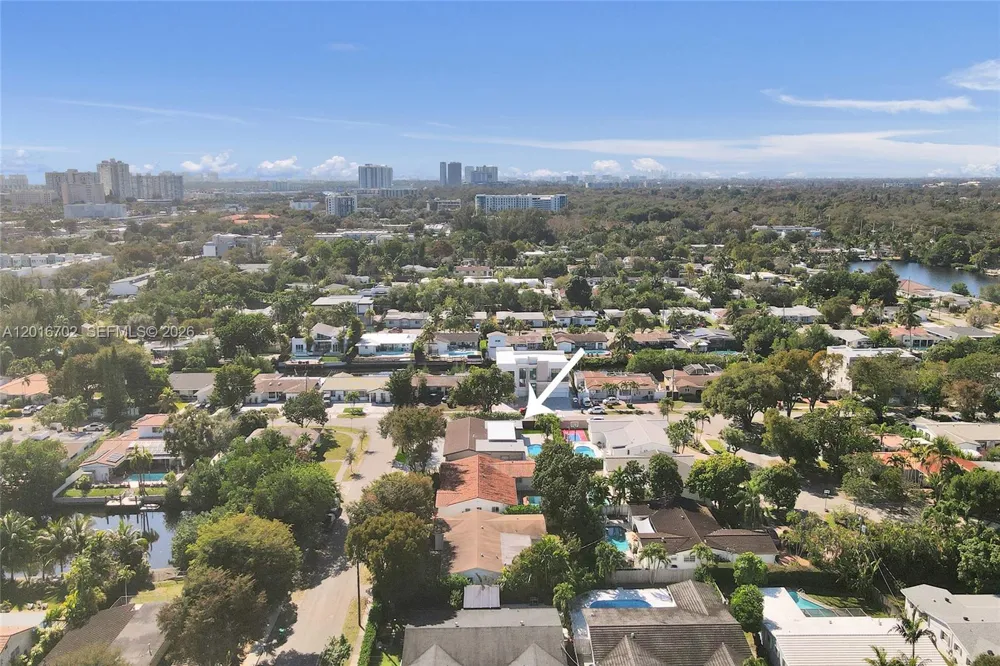 19694 NE 24th Ave Miami, FL 33180