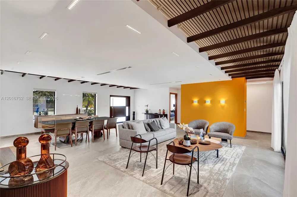 19694 NE 24th Ave Miami, FL 33180