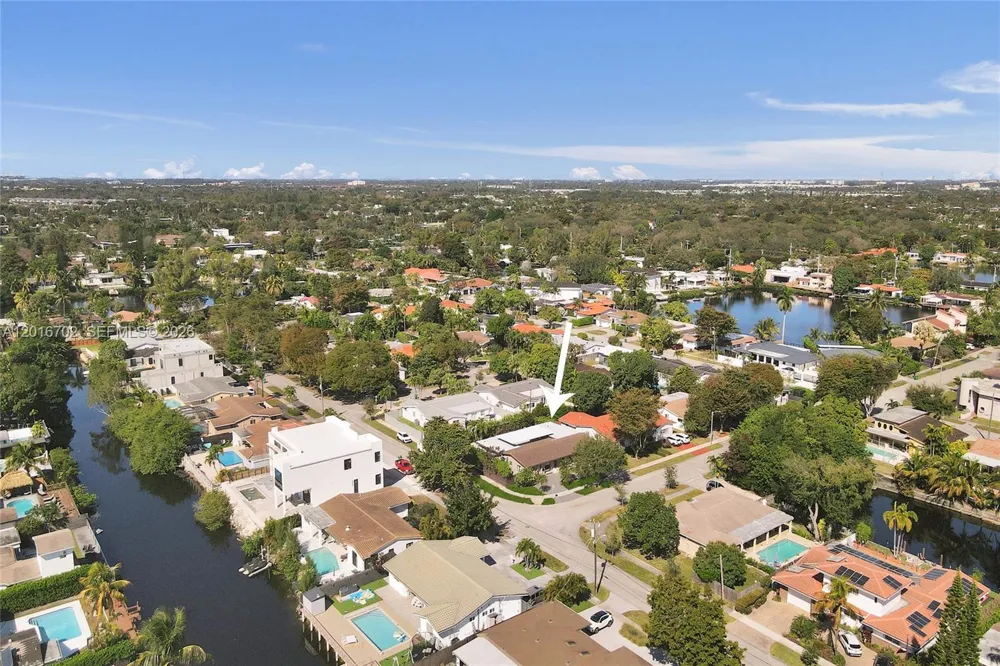 19694 NE 24th Ave Miami, FL 33180