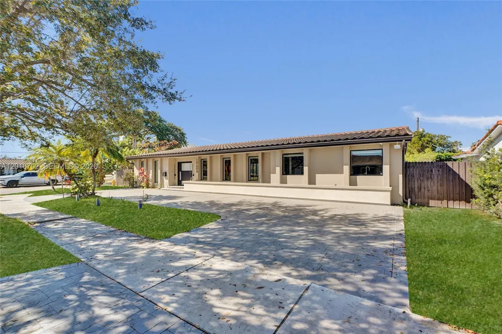 19694 NE 24th Ave Miami, FL 33180