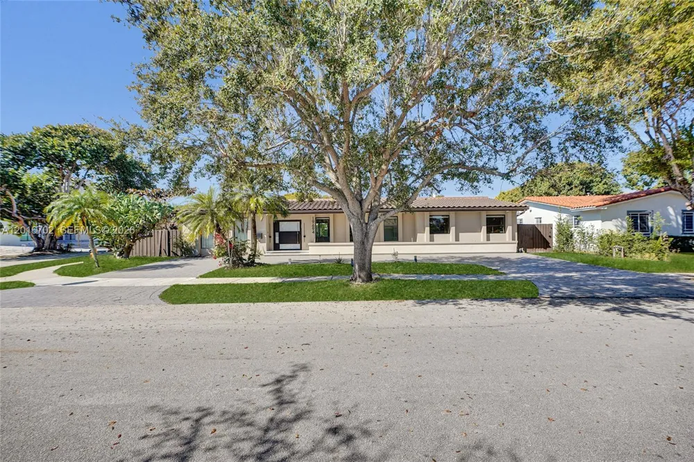 19694 NE 24th Ave Miami, FL 33180
