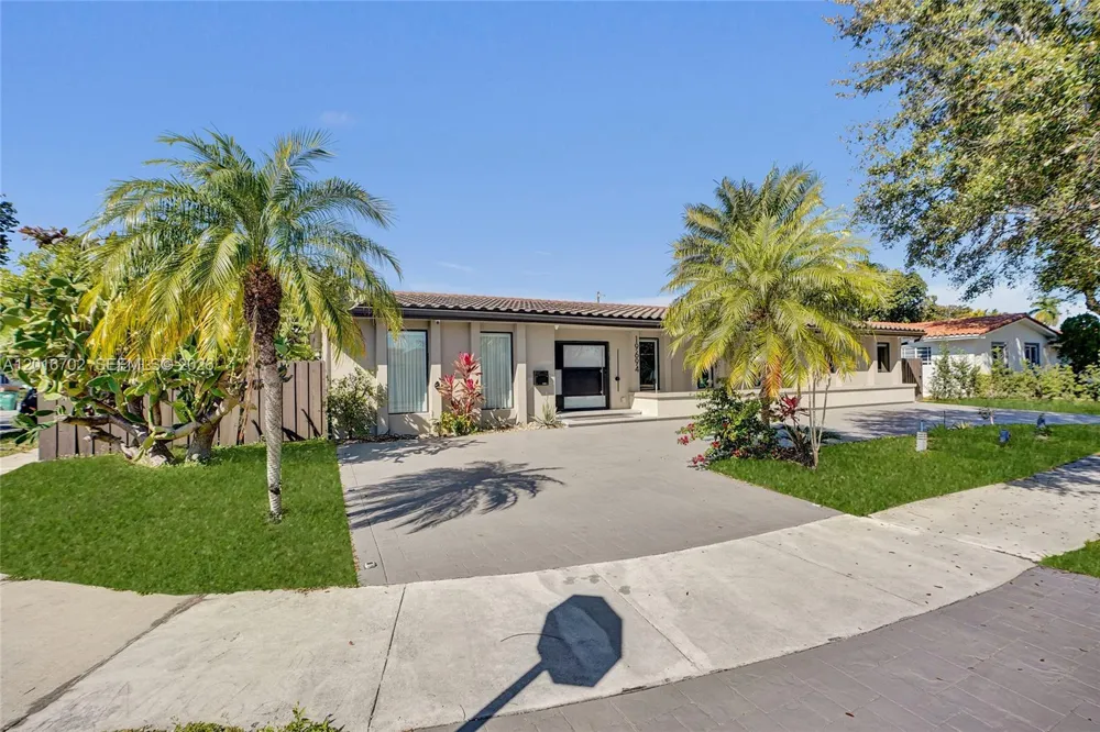 19694 NE 24th Ave Miami, FL 33180
