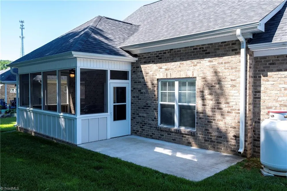 438 Fernwood Drive Yadkinville, NC 27055