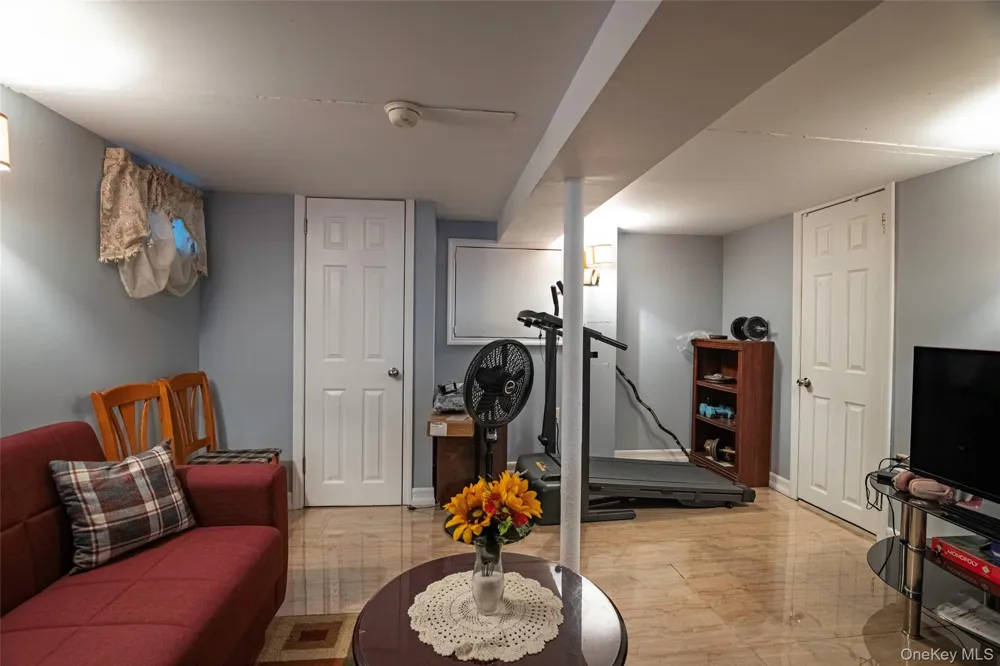 112-28 200 STREET Saint Albans, NY 11412