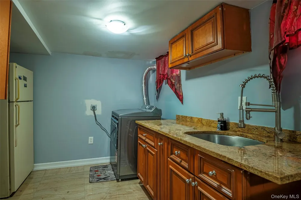 112-28 200 STREET Saint Albans, NY 11412