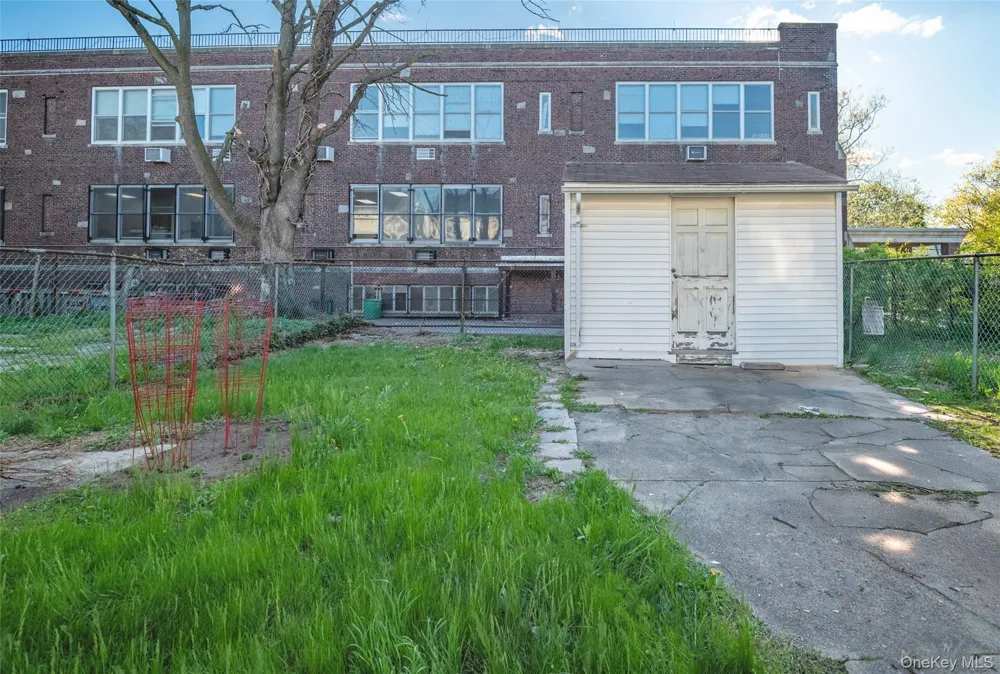 112-28 200 STREET Saint Albans, NY 11412