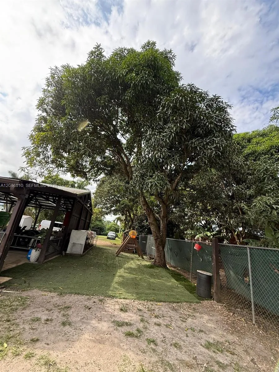 25945 SW 197th Ave Homestead, FL 33031